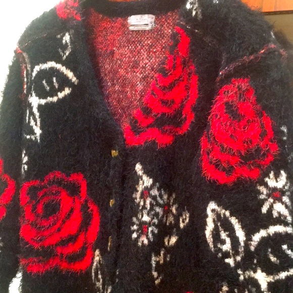 Urban Outfitters Floral Fuzzy Buttoned Hi-Low oversized Sweater Cardigan Sz.XS - Picture 5 of 14